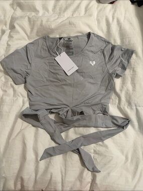 NWT Women’s Best Heather Gray True Tie Crop Top